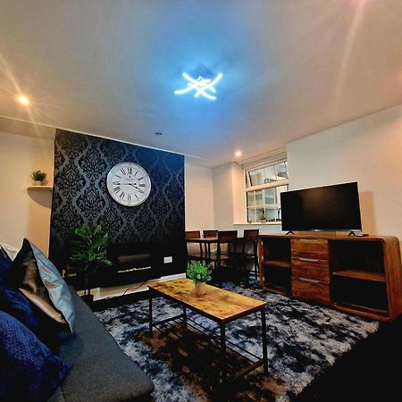 Private Courtyard Apartment In Bradford With Parking Shipley  Buitenkant foto