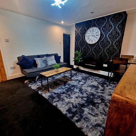 Private Courtyard Apartment In Bradford With Parking Shipley  Buitenkant foto